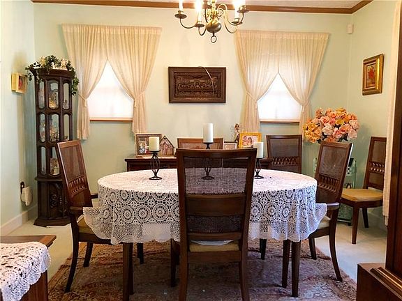 Entertaining is a breeze in the large dining space.