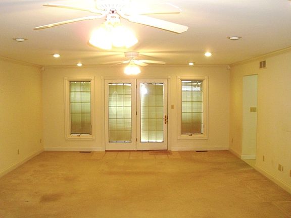 4th image of 1095 Rafferty Rd