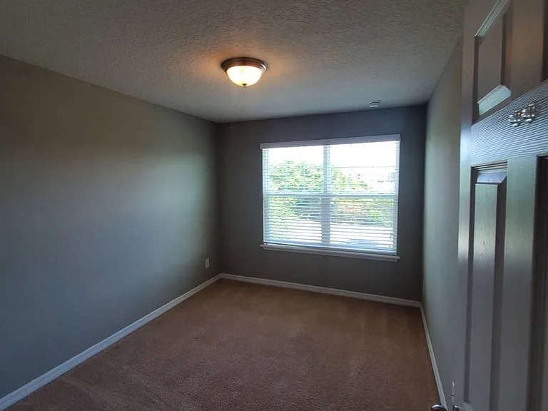 8404 Iron Mountain Trl — Photo 10