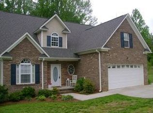 222 Hollow Ridge Ln, Lexington, NC 27295