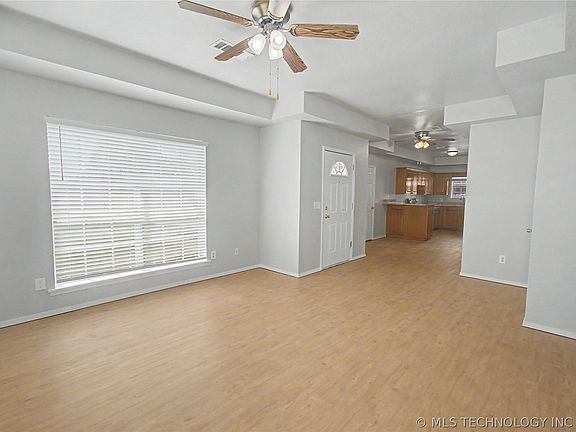 5th image of 2206 Sycamore Rd