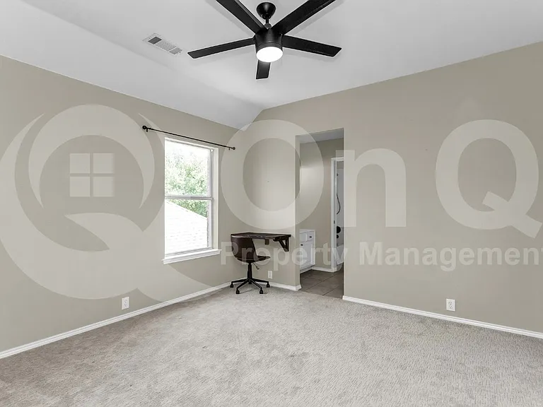 11281 Balcones Dr — Photo 33