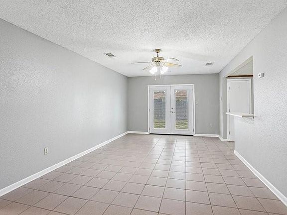 5th image of 3939 Bayou Oaks Dr