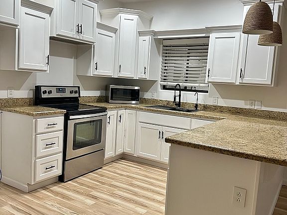 5th image of 337 E 13th Pl