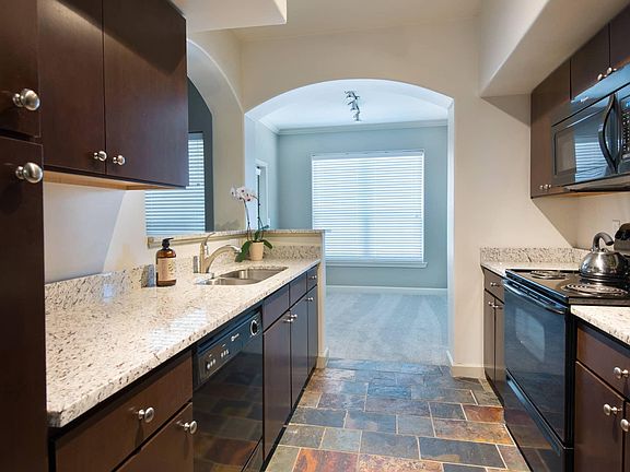 4th image of 407 Foxboro Blvd #6304