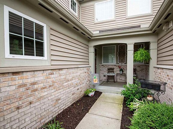 2nd image of 2413 Twelve Oaks Dr