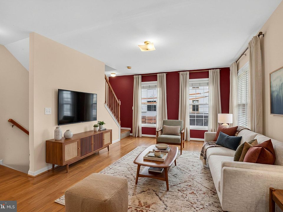 1st image of 2683 Edgemont St