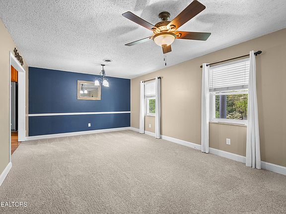 5th image of 4685 Robin Hood Cir