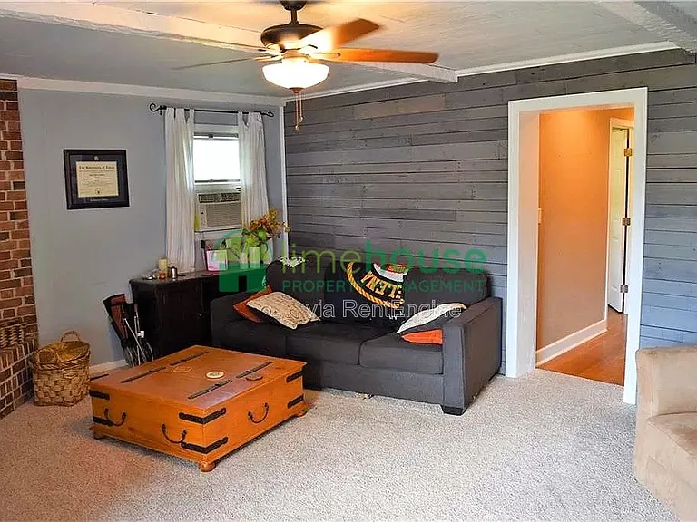 1439 Simpson Ct — Photo 4