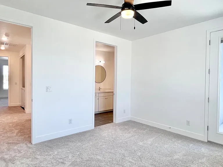 1247 E Colter St #11 — Photo 37