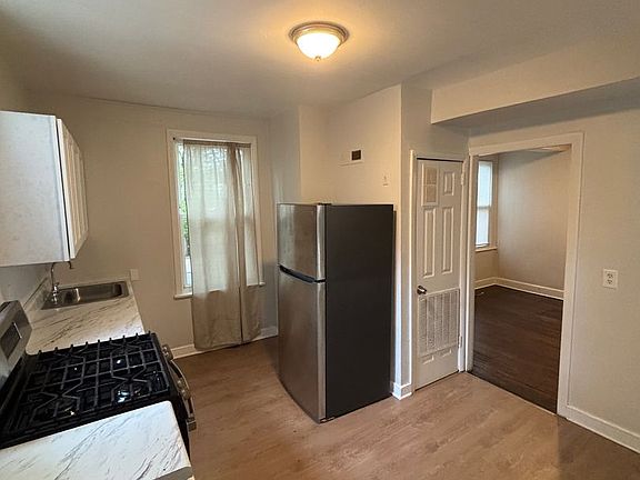 5th image of 57 Thompson St #1R