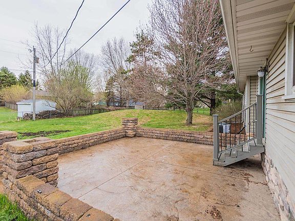 3rd image of 3050 166th Ln NE