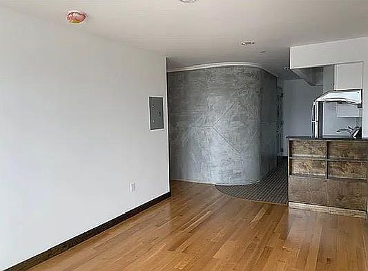 4th image of 33-41 Junction Blvd #2