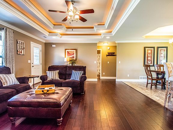 4th image of 215 Eglin Dr