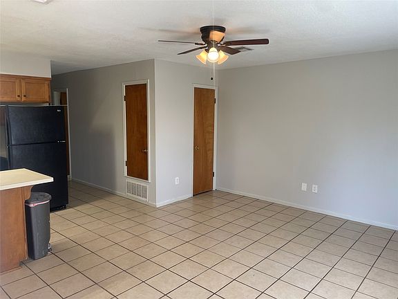 3rd image of 3441 Pewitt Dr #43