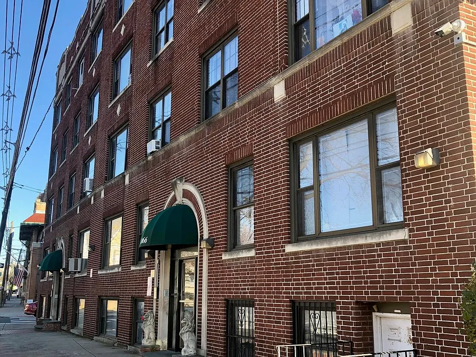 1866 Kennedy Blvd #4E