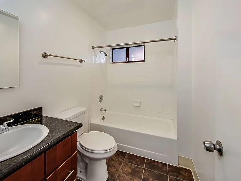Fruitvale Haus — Photo 26