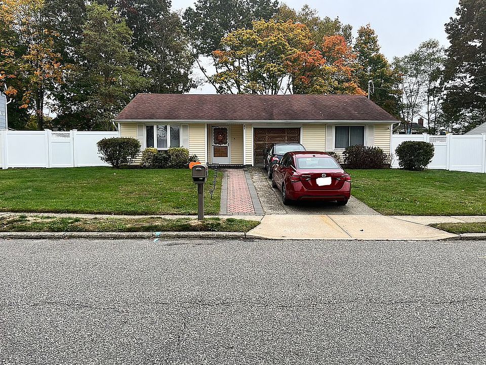 1st image of 81 Holiday Park Dr