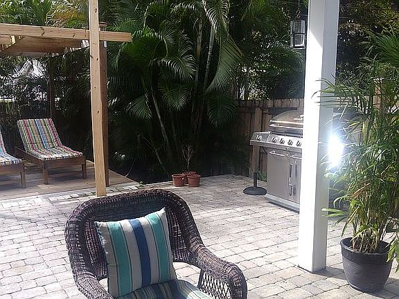 4th image of 1728 NE 38th St