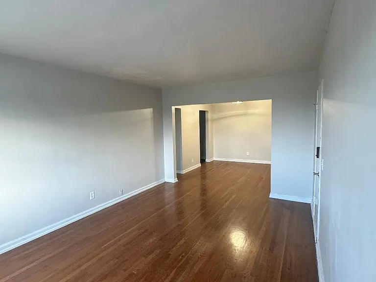 Asmann Apts — Photo 14