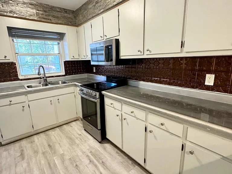 5407 N Suwanee Ave #B — Photo 5