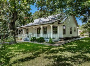 109 W Market St, Fayetteville, TX 78940