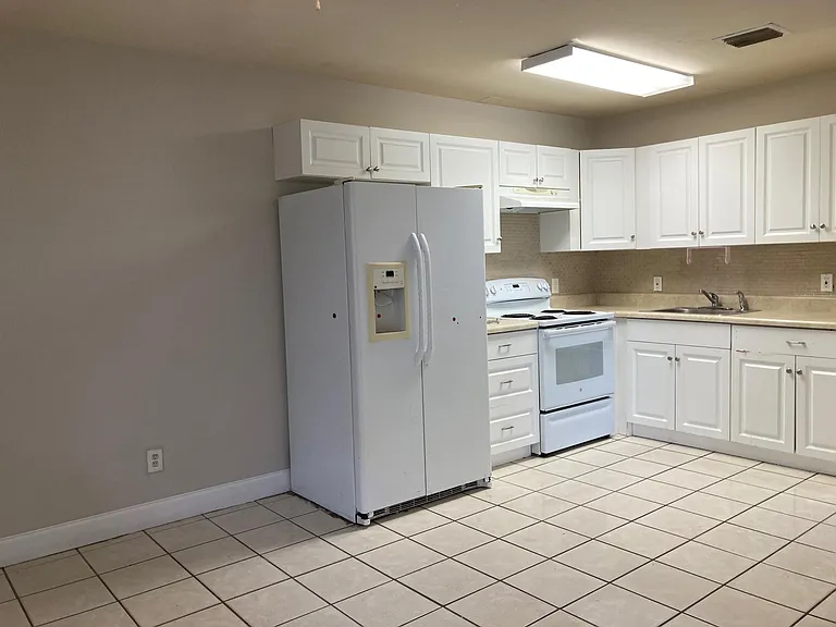6124 Lincoln St #N — Photo 1