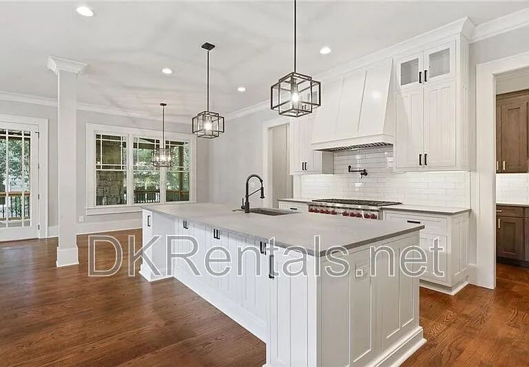 2272 Abby Ln NE — Photo 9