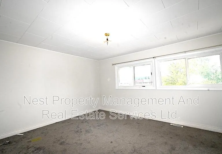 594 Central St E #1 — Photo 5