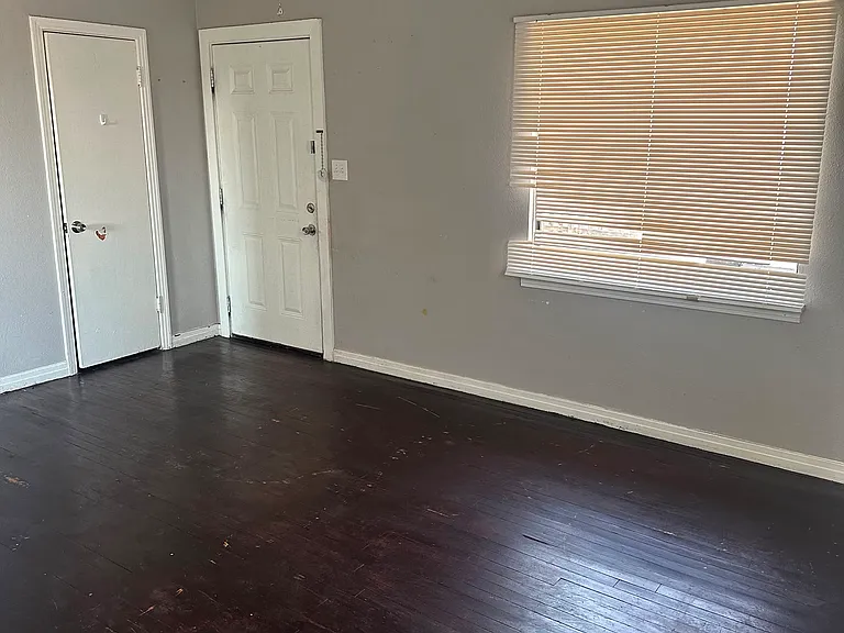 1806 Orange St — Photo 2