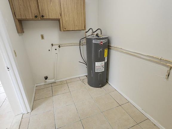 3rd image of 6406 S Cameron Ave