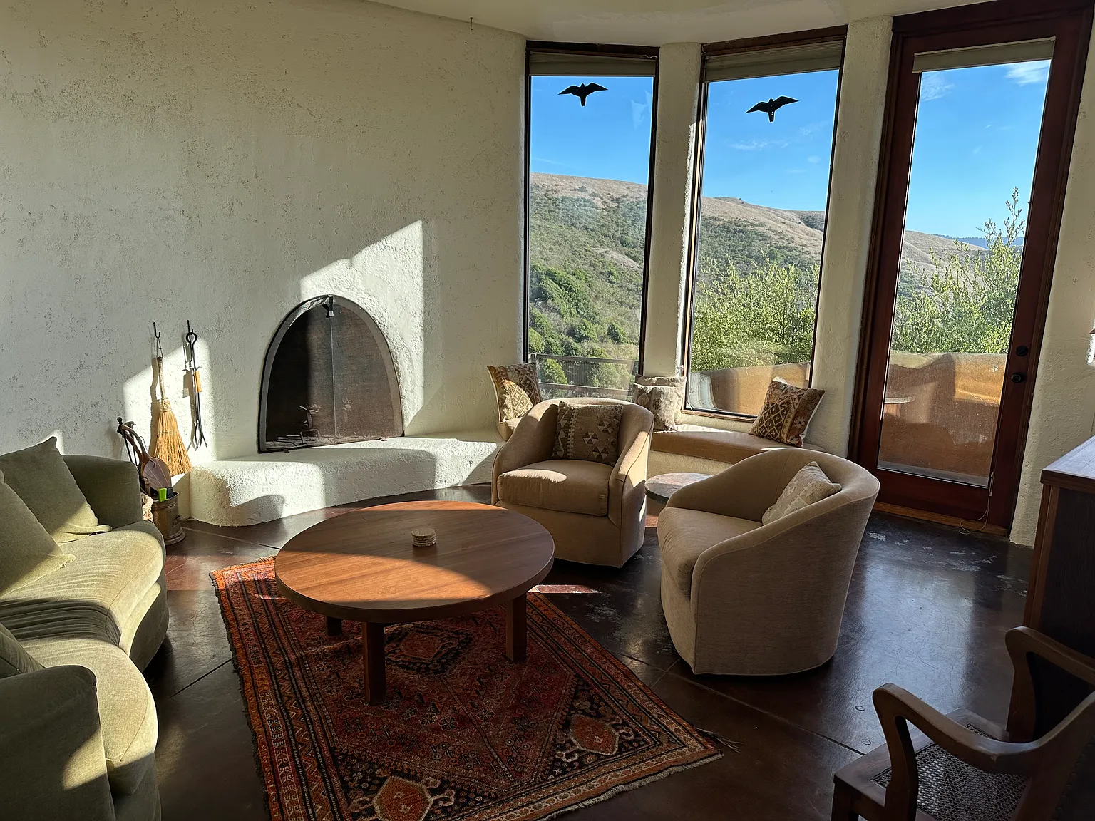 3 bed, 2200 sqft, $5,900 — Photo 3