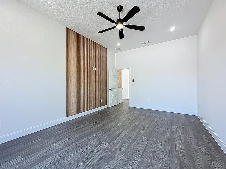 2121 Broad Water Dr — Photo 42