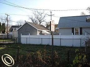 3rd image of 28 W Benson St