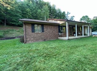 2013 Bandy Rd, Cedar Bluff, VA 24609