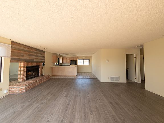 5th image of 914 Opal St
