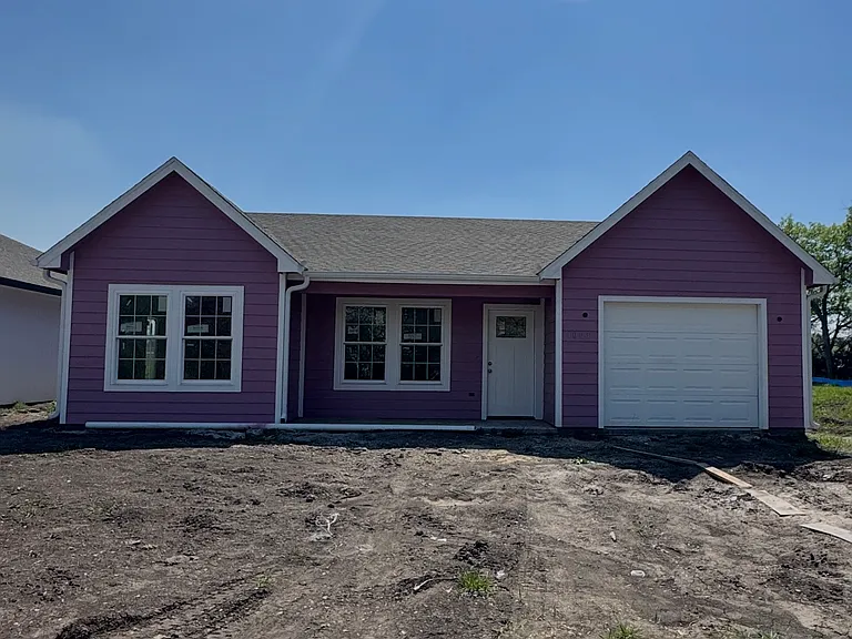 1003 Riley Ave — Photo 1