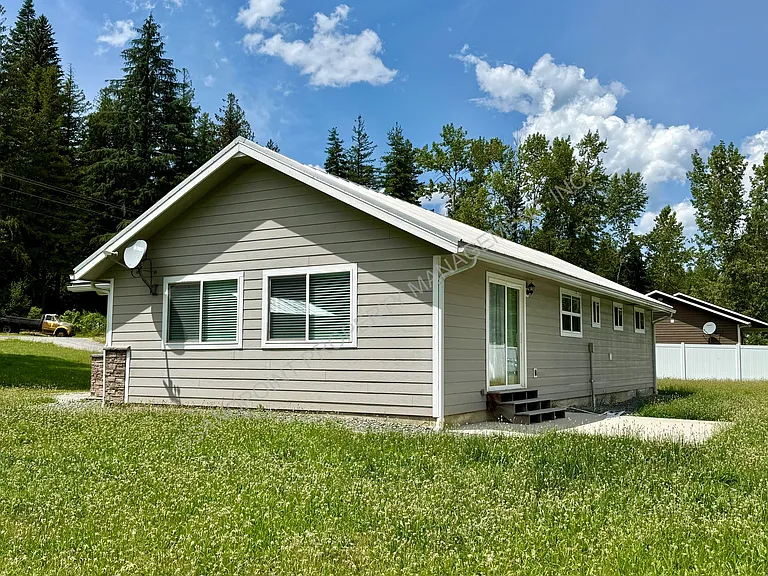 2087 Lower Pack River Rd — Photo 10