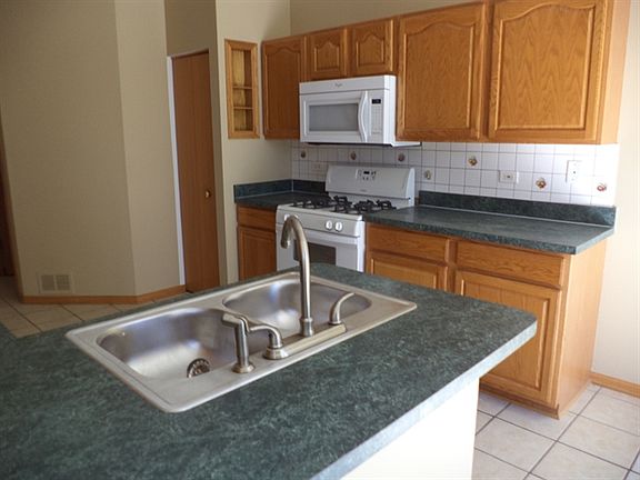 3rd image of 2826 N Augusta Dr