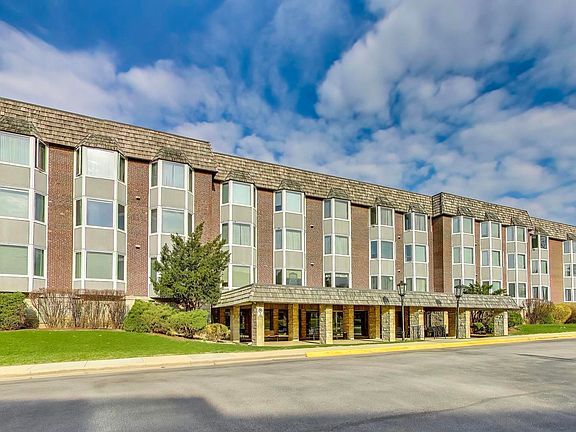 2nd image of 400 Ascot Dr APT 1M