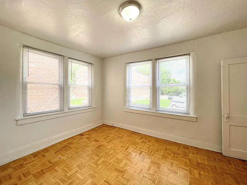 3 bed, 1.0 bath, 1000 sqft, $1,500 — Photo 4
