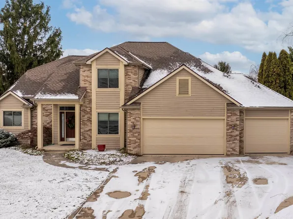 1119 Essex Dr, Auburn, IN 46706