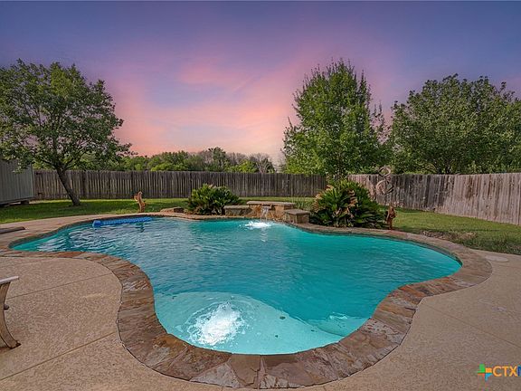 2nd image of 1021 Loma Verde Dr