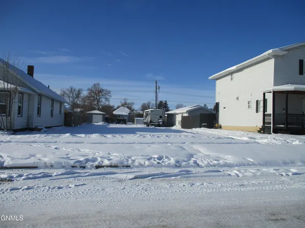 609 5th Ave W, Williston, ND 58801