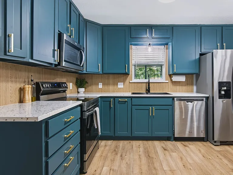 8005 Lazy Lane Rd — Photo 10
