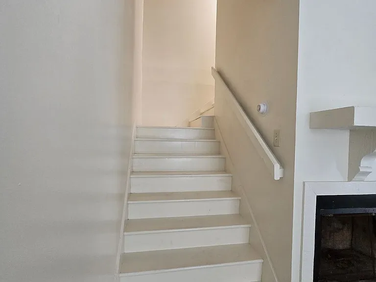 8469 Governor Dr — Photo 25