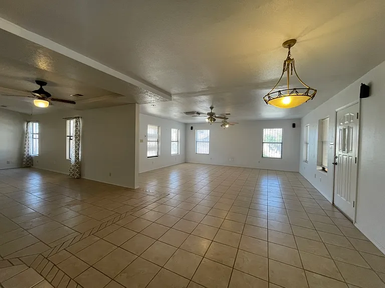 6275 Roadrunner Loop NE — Photo 4