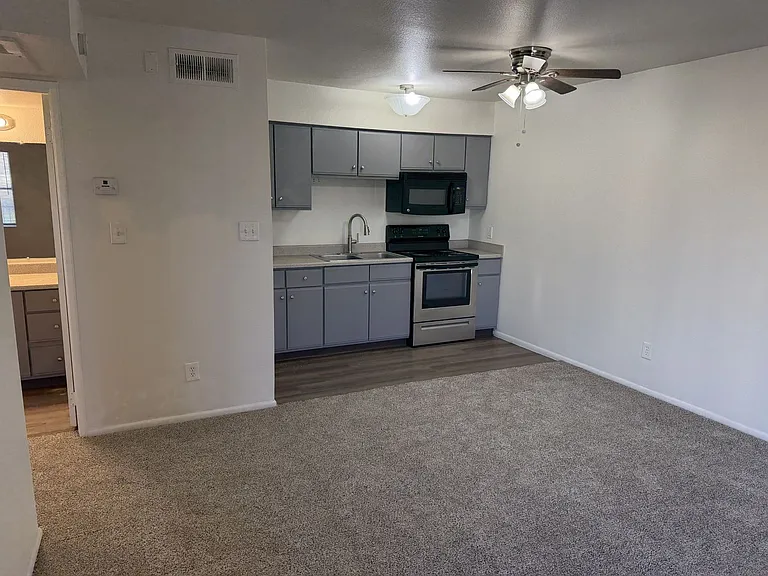 10644 N 15th Way #11 — Photo 11