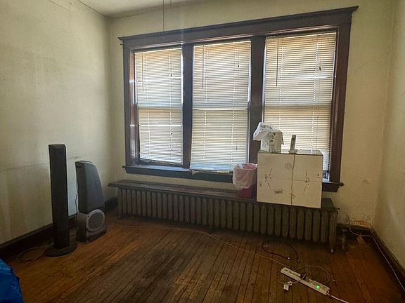 4th image of 7116 S King Dr