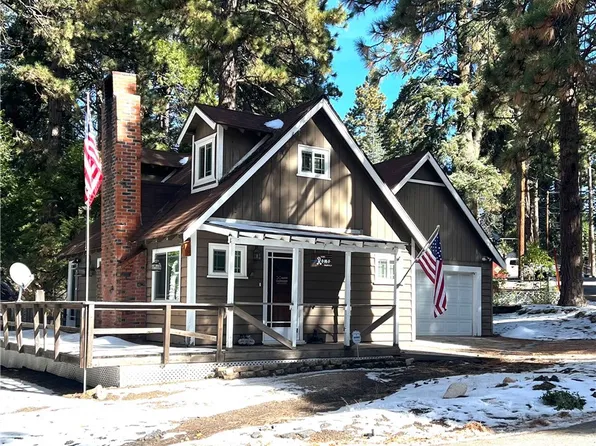 31660 Luring Pines Cir, Running Springs, CA 92382